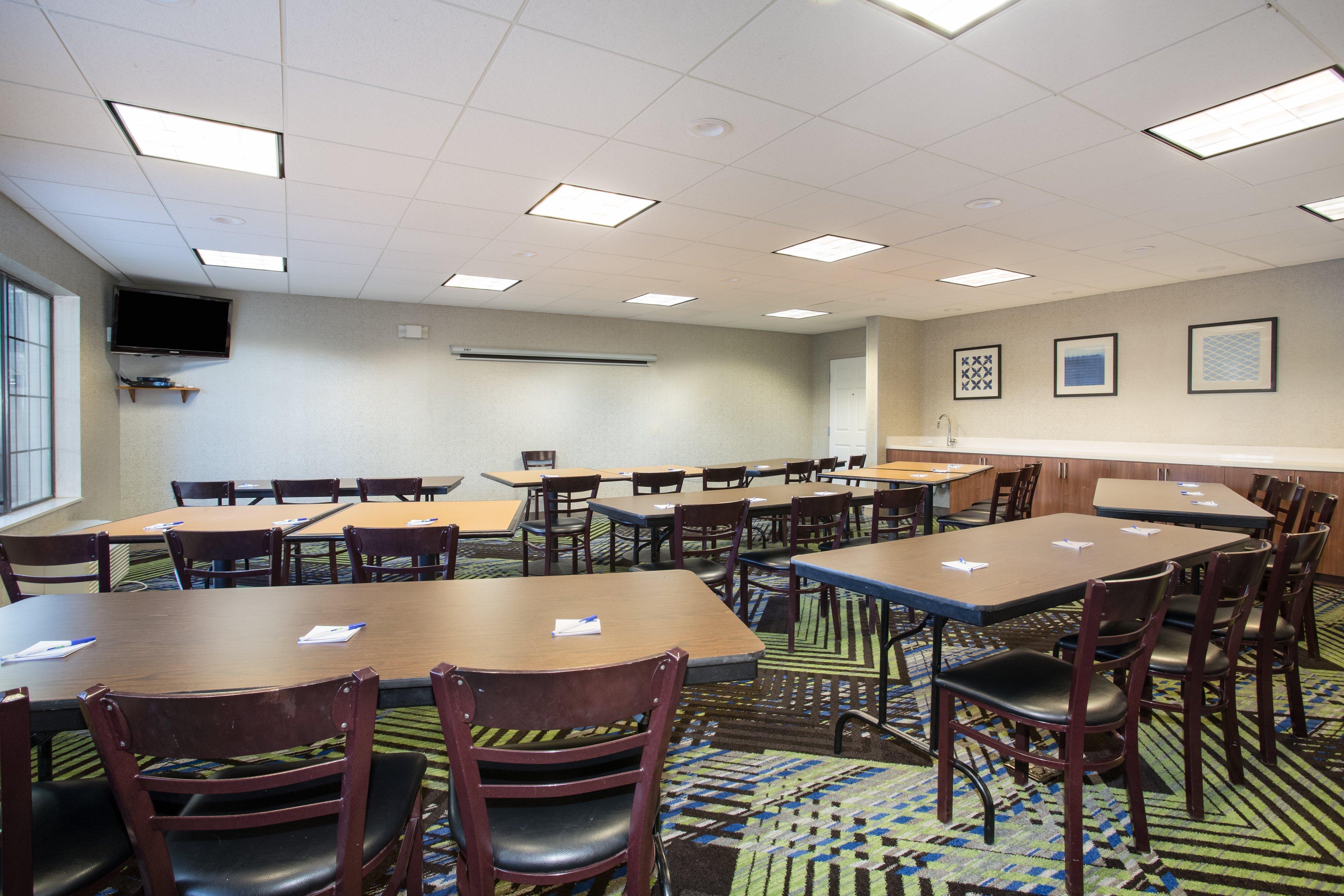 Holiday Inn Express Hotel & Suites Fort Collins By Ihg Exterior foto