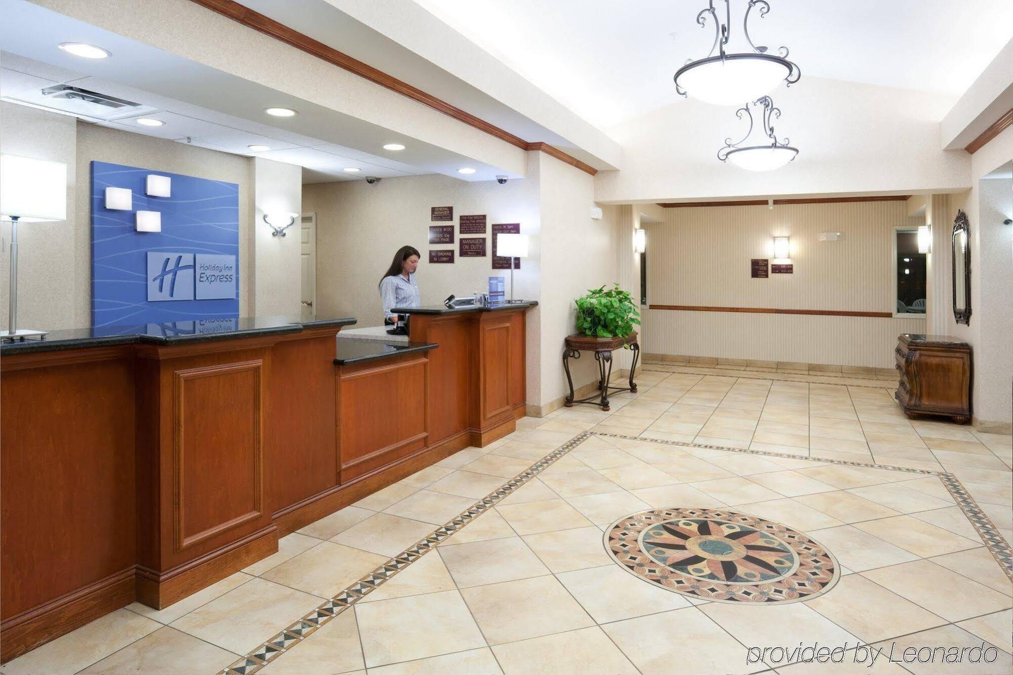Holiday Inn Express Hotel & Suites Fort Collins By Ihg Exterior foto